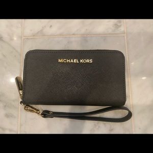 Michael Kors Zip Wallet